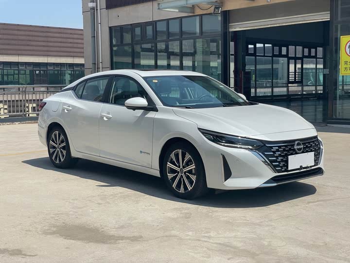 Фото 3 - Nissan Sylphy