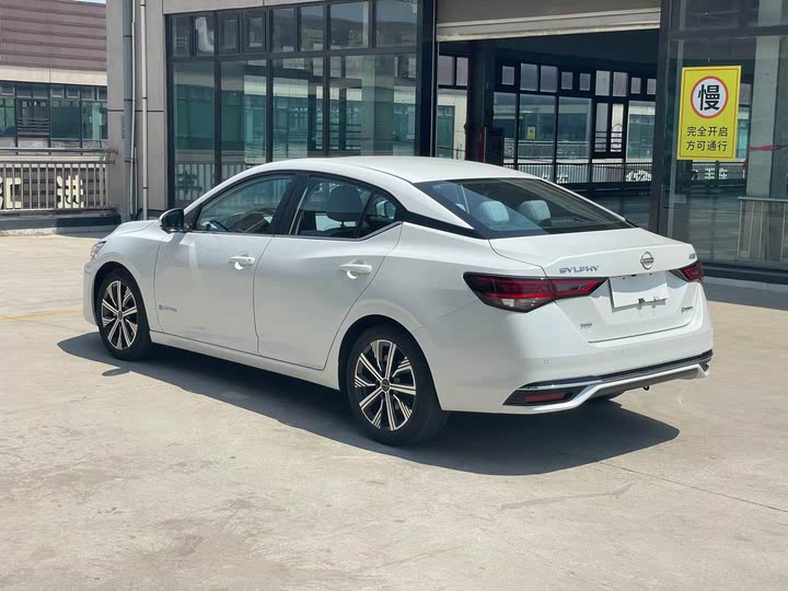 Фото 6 - Nissan Sylphy