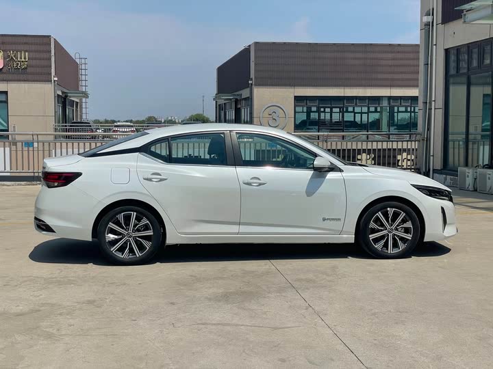 Фото 7 - Nissan Sylphy