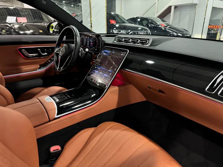 Фото 16 - Mercedes-Benz S-Class