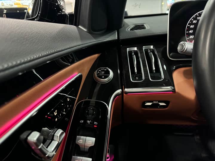 Фото 21 - Mercedes-Benz S-Class