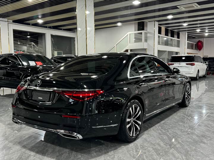 Фото 24 - Mercedes-Benz S-Class