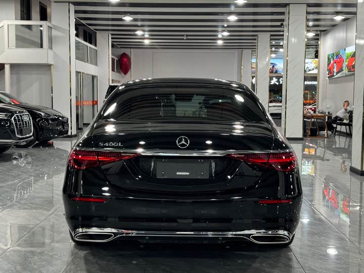 Фото 25 - Mercedes-Benz S-Class