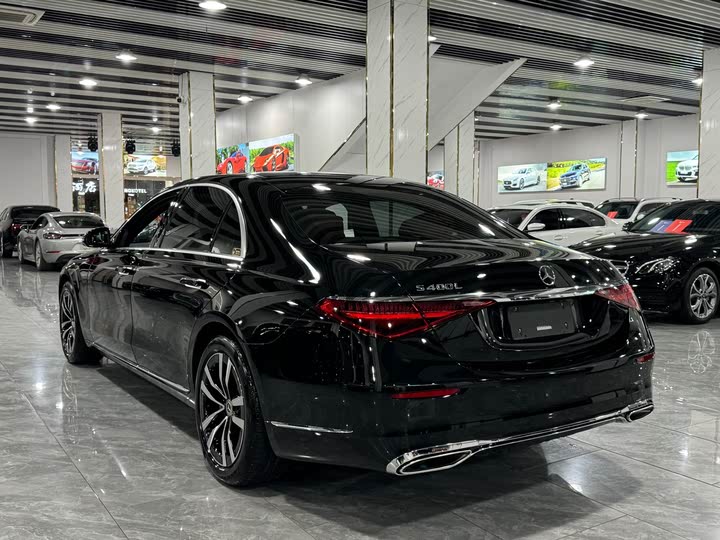 Фото 26 - Mercedes-Benz S-Class