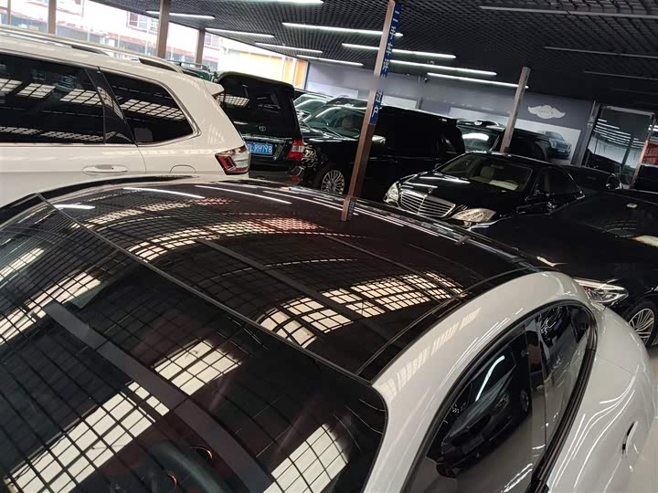 Фото 30 - Porsche Taycan