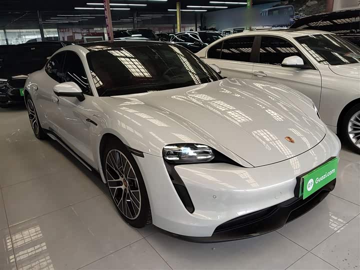 Фото 4 - Porsche Taycan