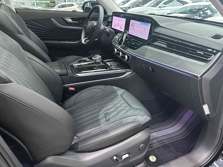 Фото 12 - Hongqi HS5