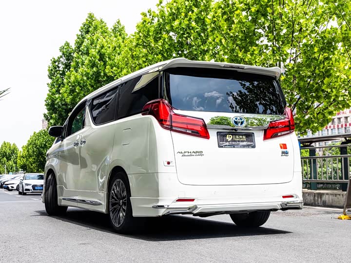 Фото 11 - Toyota Alphard