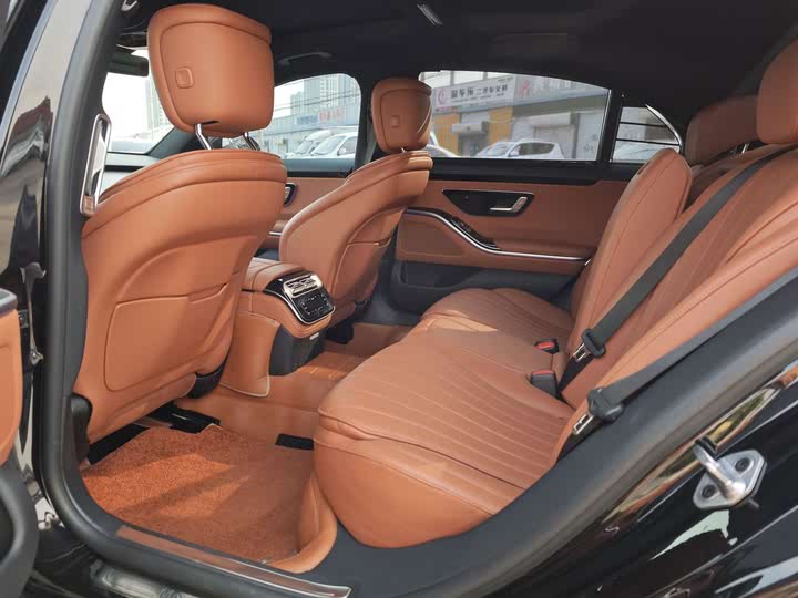 Фото 10 - Mercedes-Benz S-Class