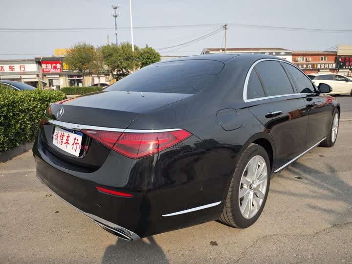 Фото 16 - Mercedes-Benz S-Class