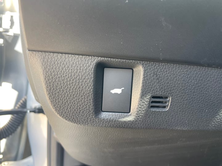 Фото 18 - Honda e:NP2