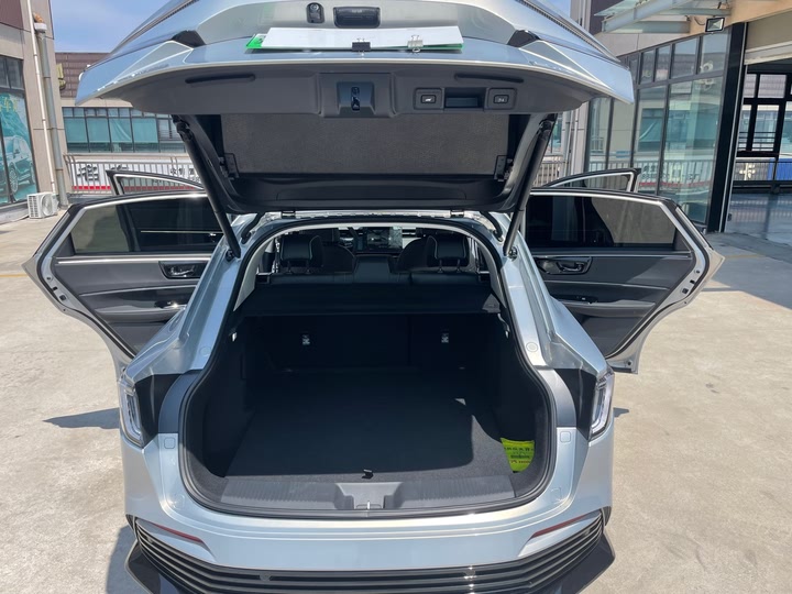 Фото 21 - Honda e:NP2