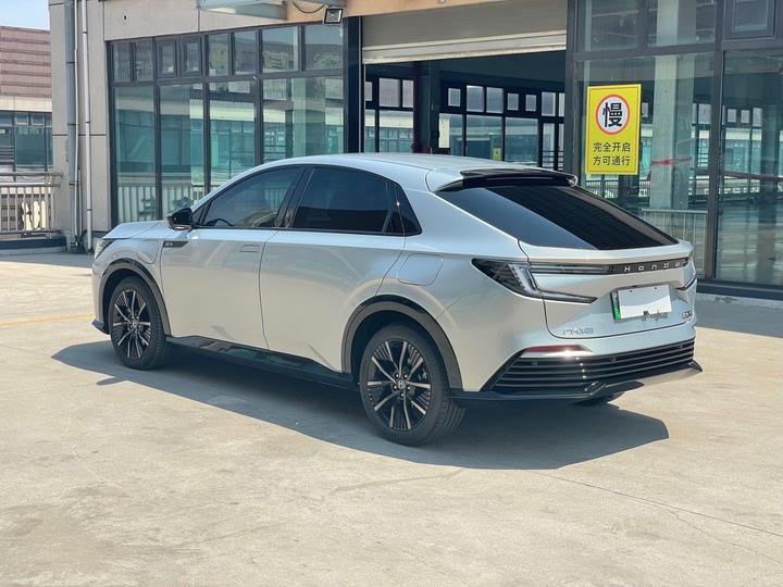 Фото 6 - Honda e:NP2