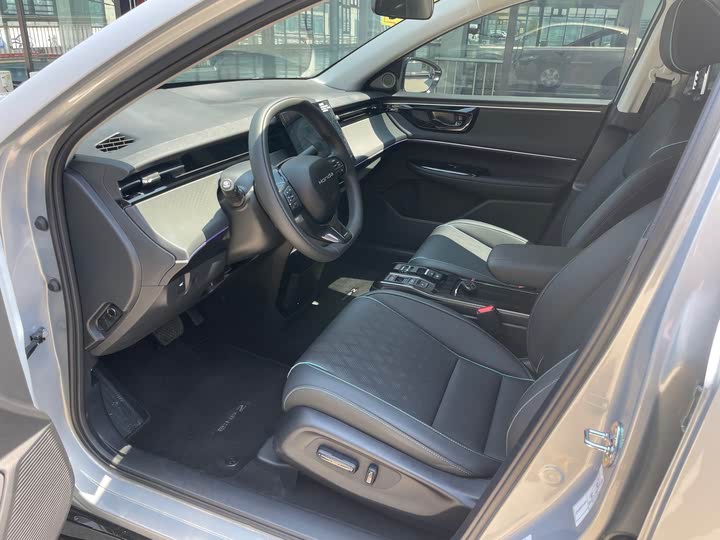 Фото 8 - Honda e:NP2