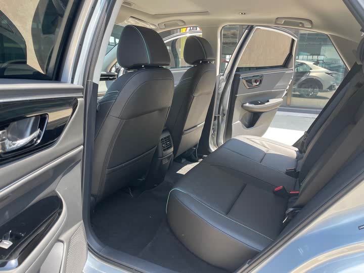 Фото 9 - Honda e:NP2