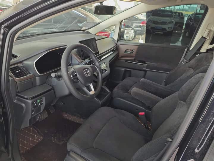 Фото 17 - Honda Odyssey