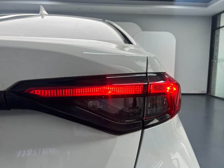 Фото 7 - Toyota Allion