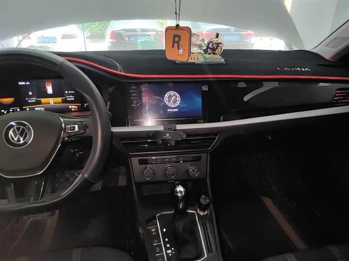 Фото 13 - Volkswagen Lavida