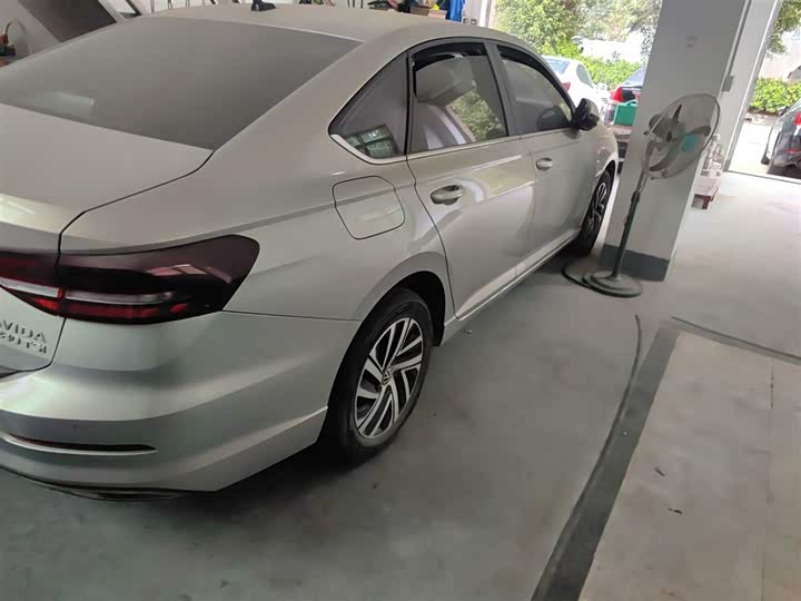 Фото 8 - Volkswagen Lavida