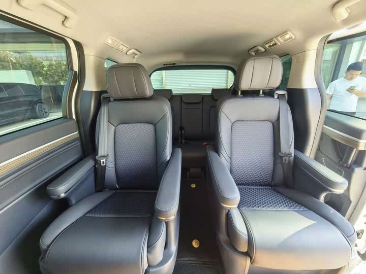 Фото 10 - GAC Trumpchi M8