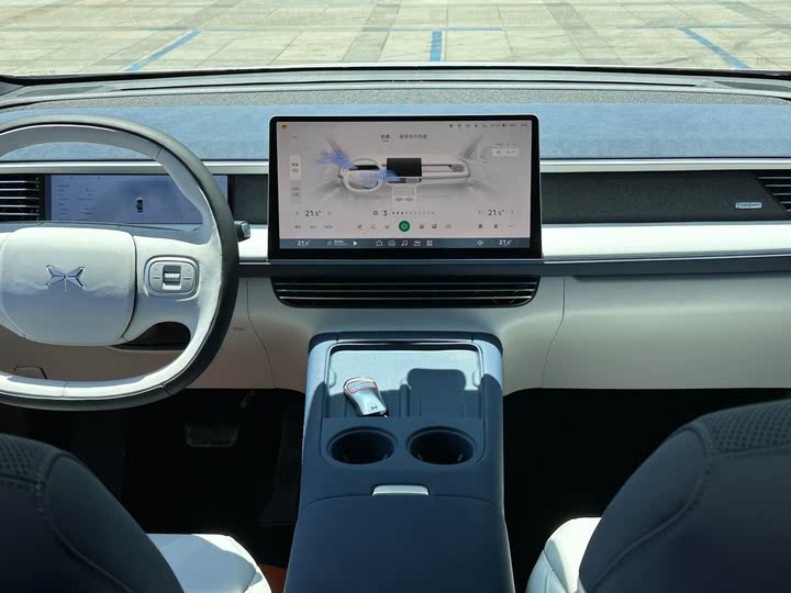 Фото 12 - XPeng G6