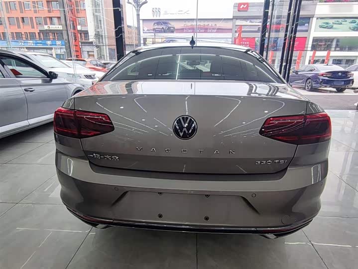 Фото 10 - Volkswagen Magotan