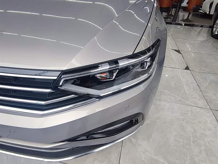 Фото 12 - Volkswagen Magotan