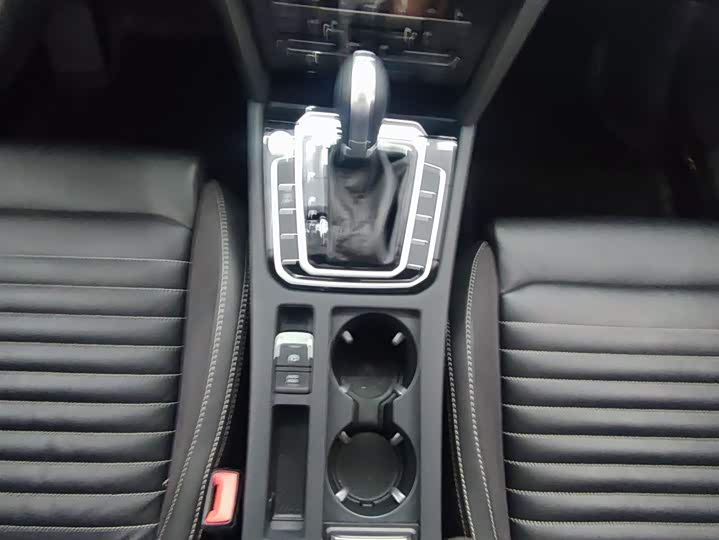 Фото 17 - Volkswagen Magotan