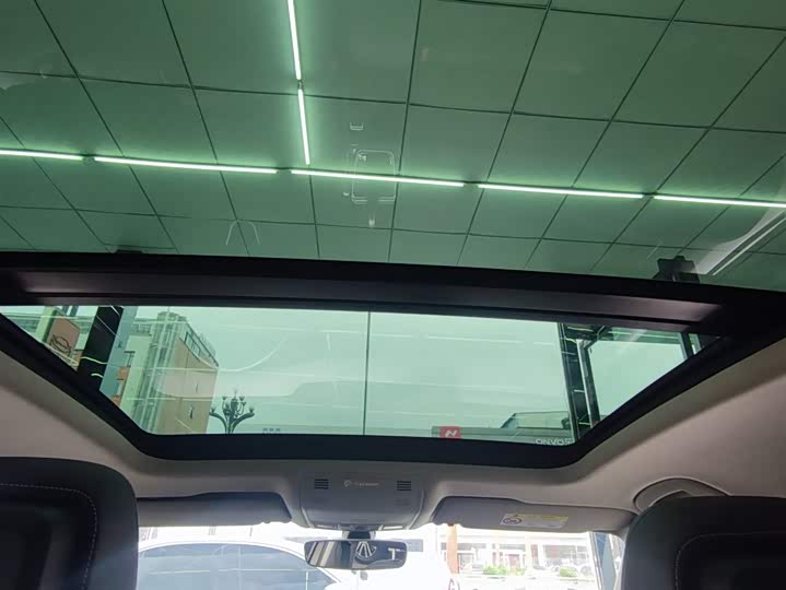 Фото 2 - Volkswagen Magotan