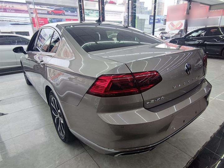 Фото 8 - Volkswagen Magotan