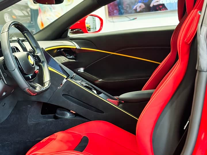 Фото 10 - Ferrari Roma