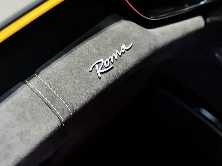 Фото 12 - Ferrari Roma