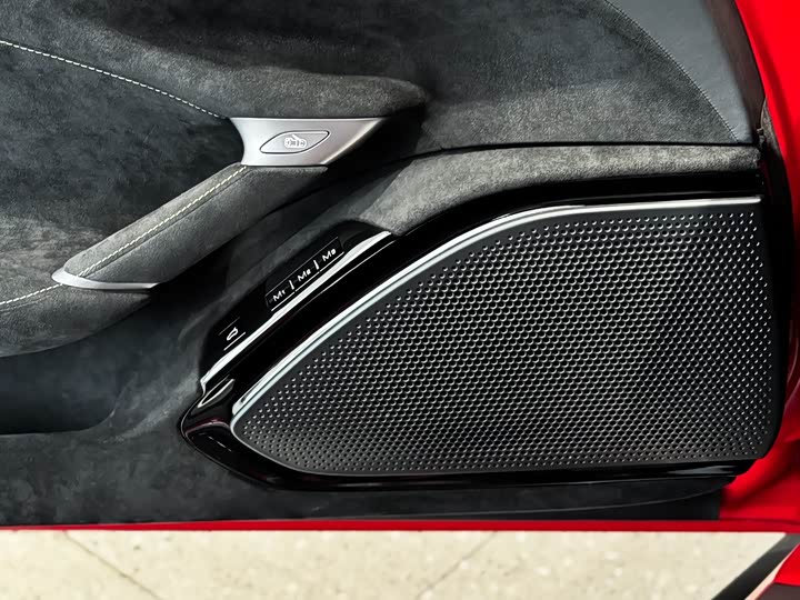 Фото 16 - Ferrari Roma