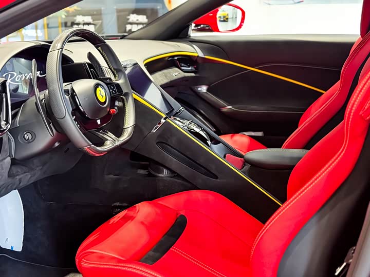Фото 19 - Ferrari Roma