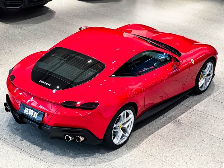 Фото 4 - Ferrari Roma