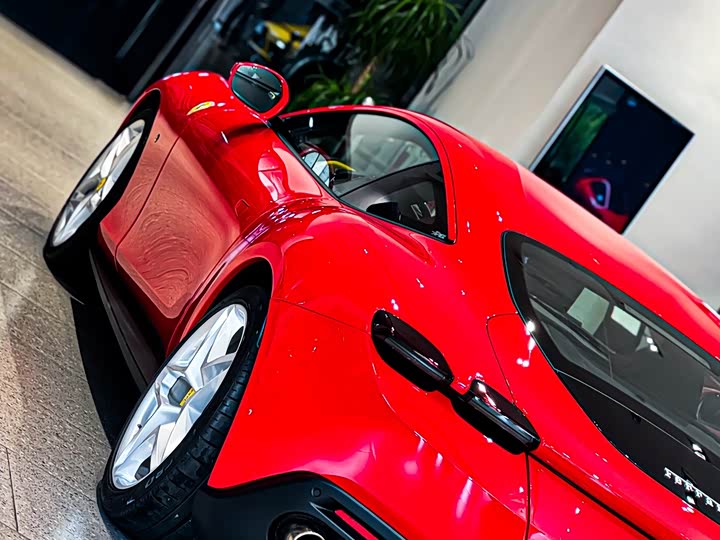 Фото 7 - Ferrari Roma