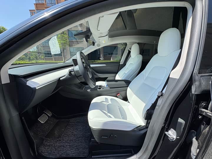 Фото 4 - Tesla Model Y