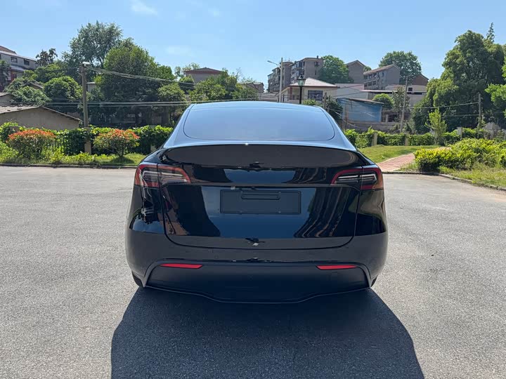 Фото 8 - Tesla Model Y
