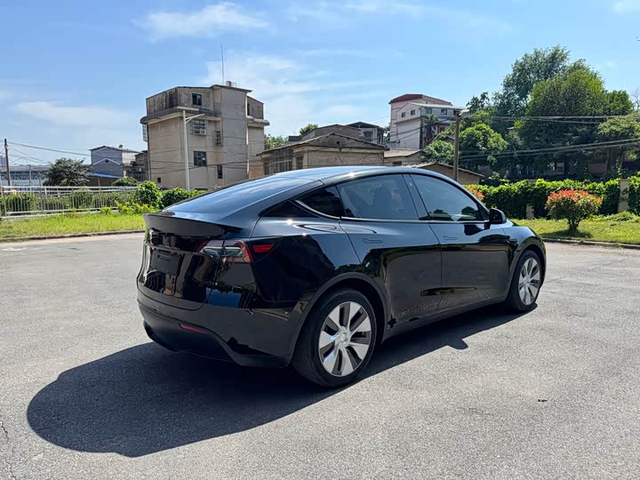 Фото 9 - Tesla Model Y