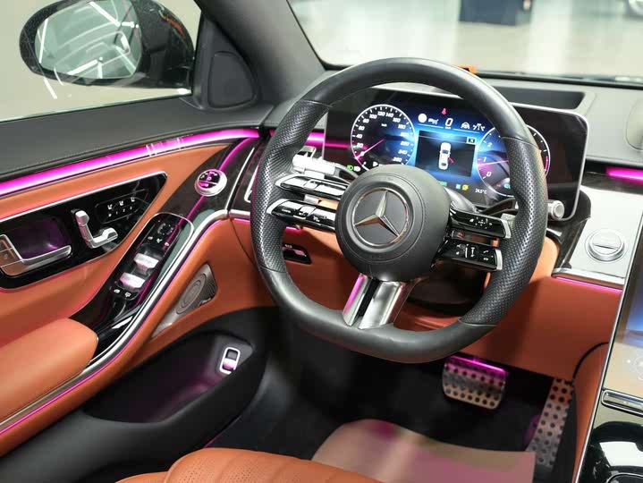 Фото 11 - Mercedes-Benz S-Class