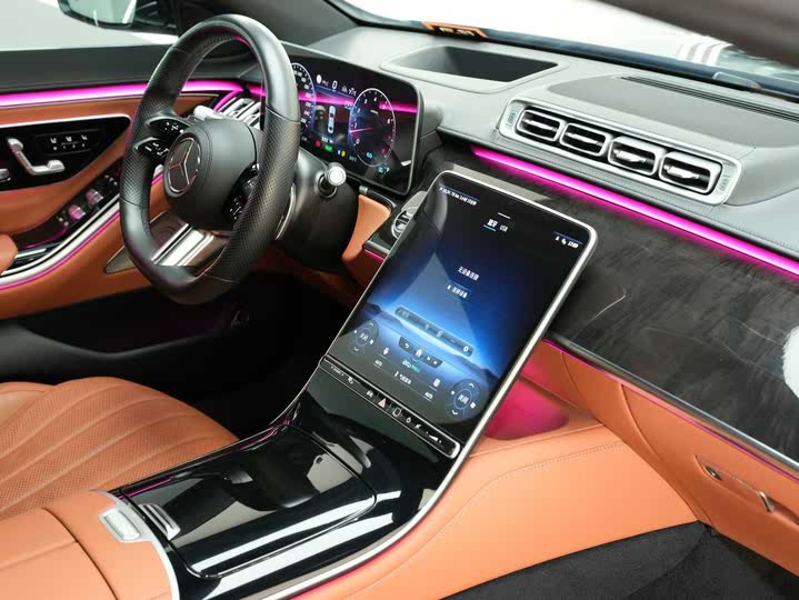 Фото 13 - Mercedes-Benz S-Class