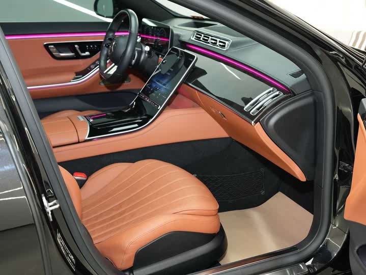 Фото 14 - Mercedes-Benz S-Class