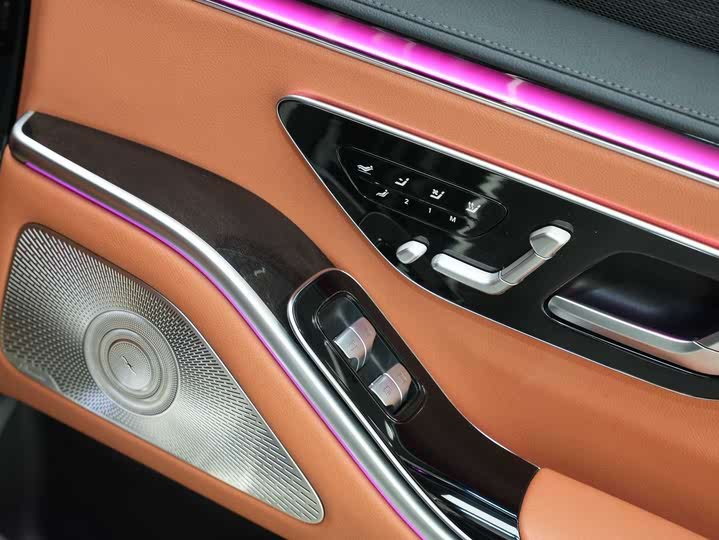 Фото 17 - Mercedes-Benz S-Class