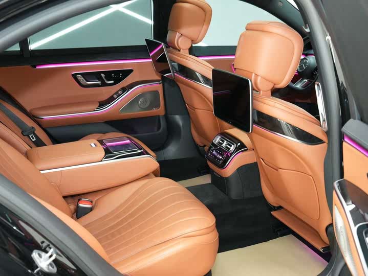 Фото 18 - Mercedes-Benz S-Class