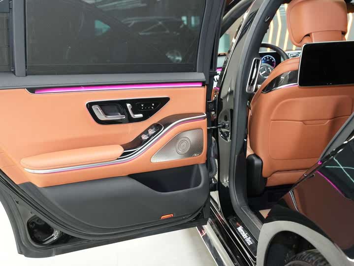 Фото 20 - Mercedes-Benz S-Class