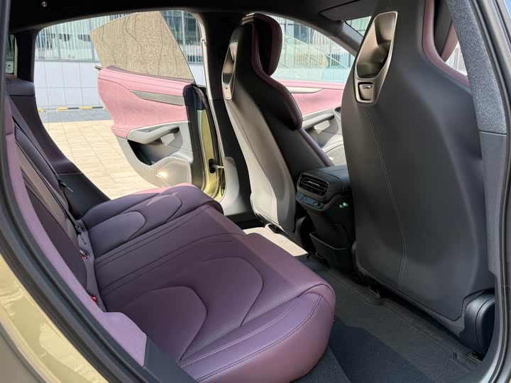 Фото 18 - Xiaomi SU7