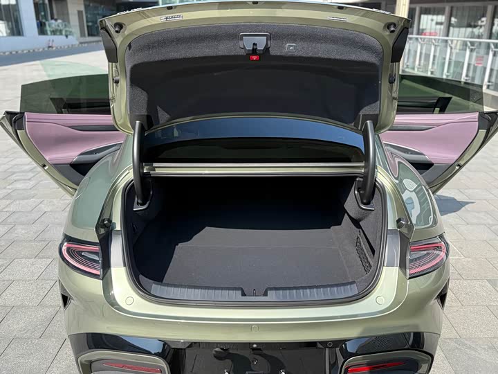 Фото 24 - Xiaomi SU7