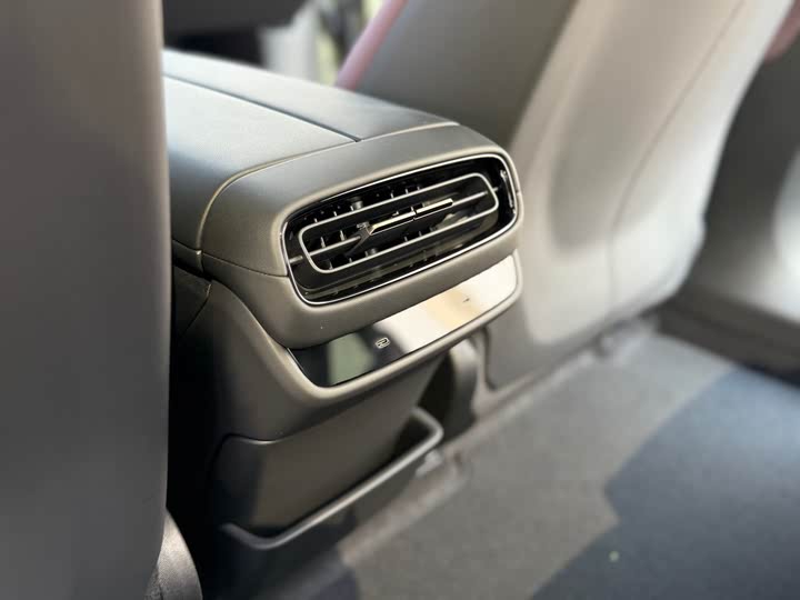 Фото 26 - Xiaomi SU7