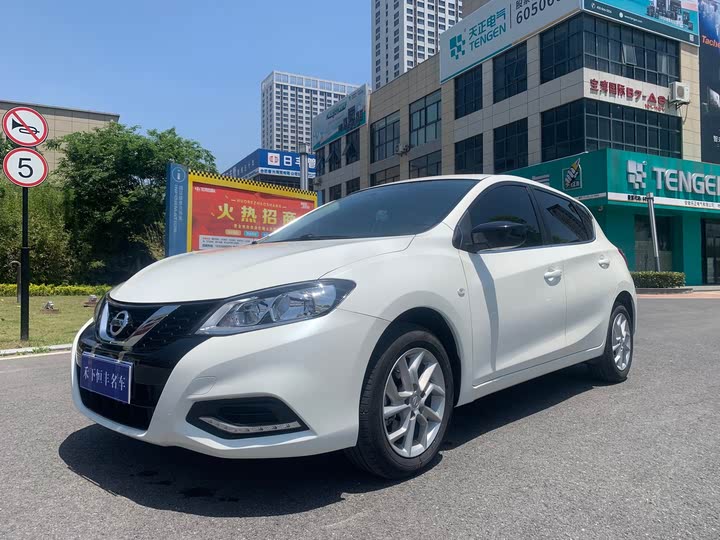 Фото 1 - Nissan Tiida