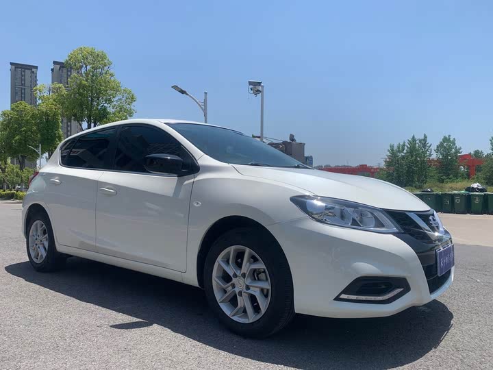 Фото 3 - Nissan Tiida